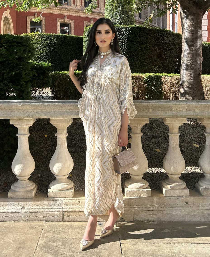 Why Every Closet Should Feature a Pakistani Dress with Traditional Nuances