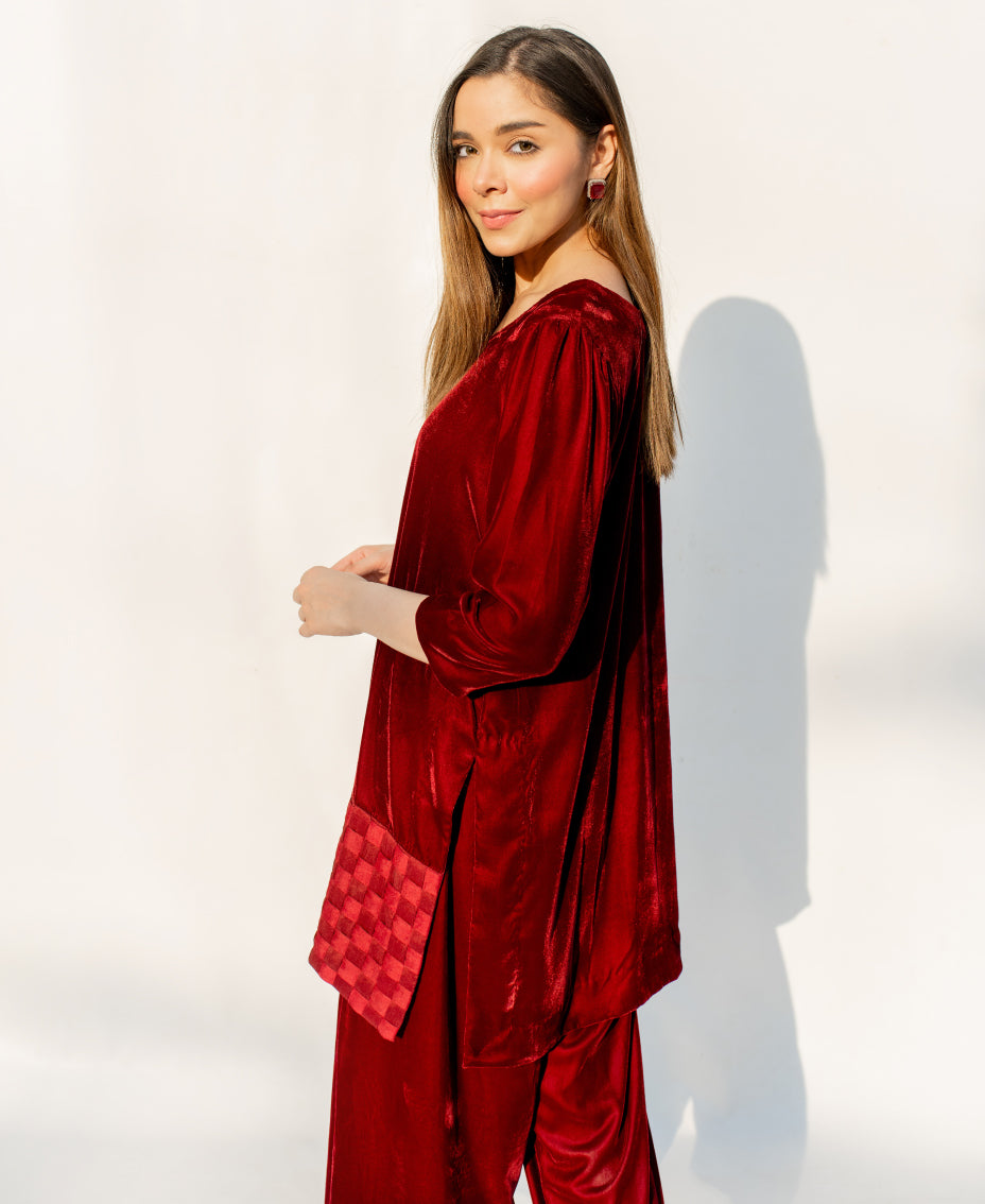 Scarlet Crisscross (Farshi Shalwar suit)