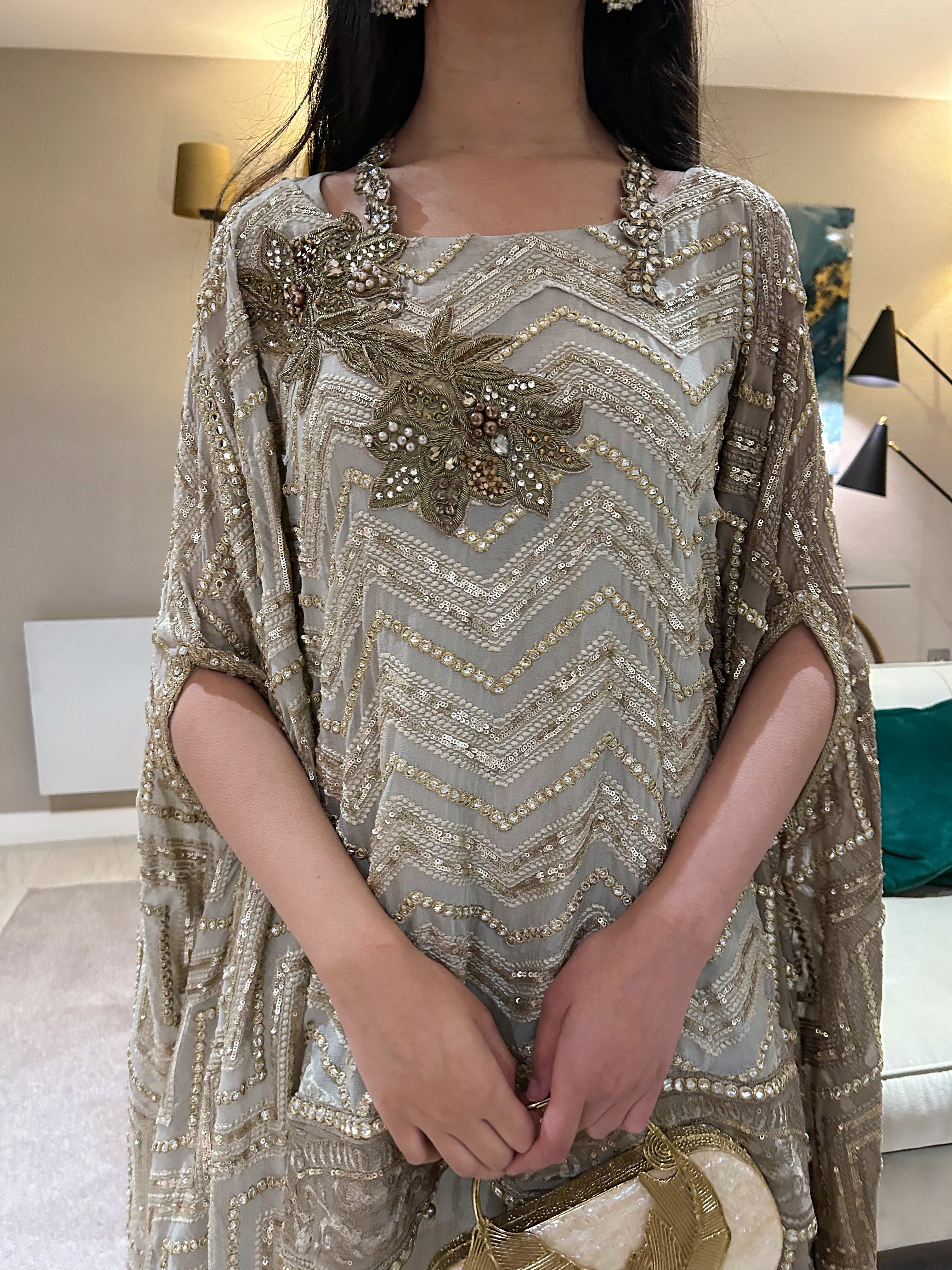 Beige Gold Ombré cape outfit (3 pcs)