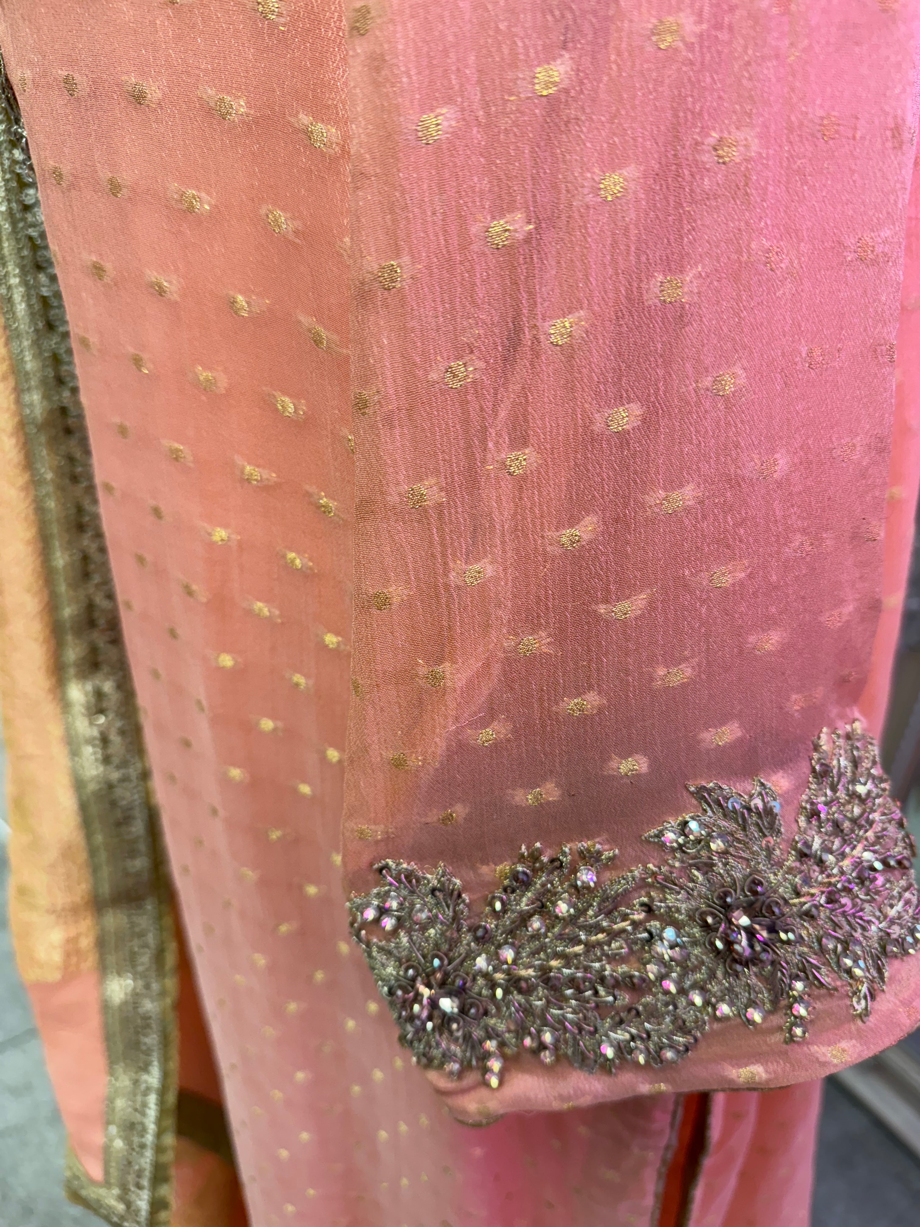 Peach Banarsi Chunri Outfit