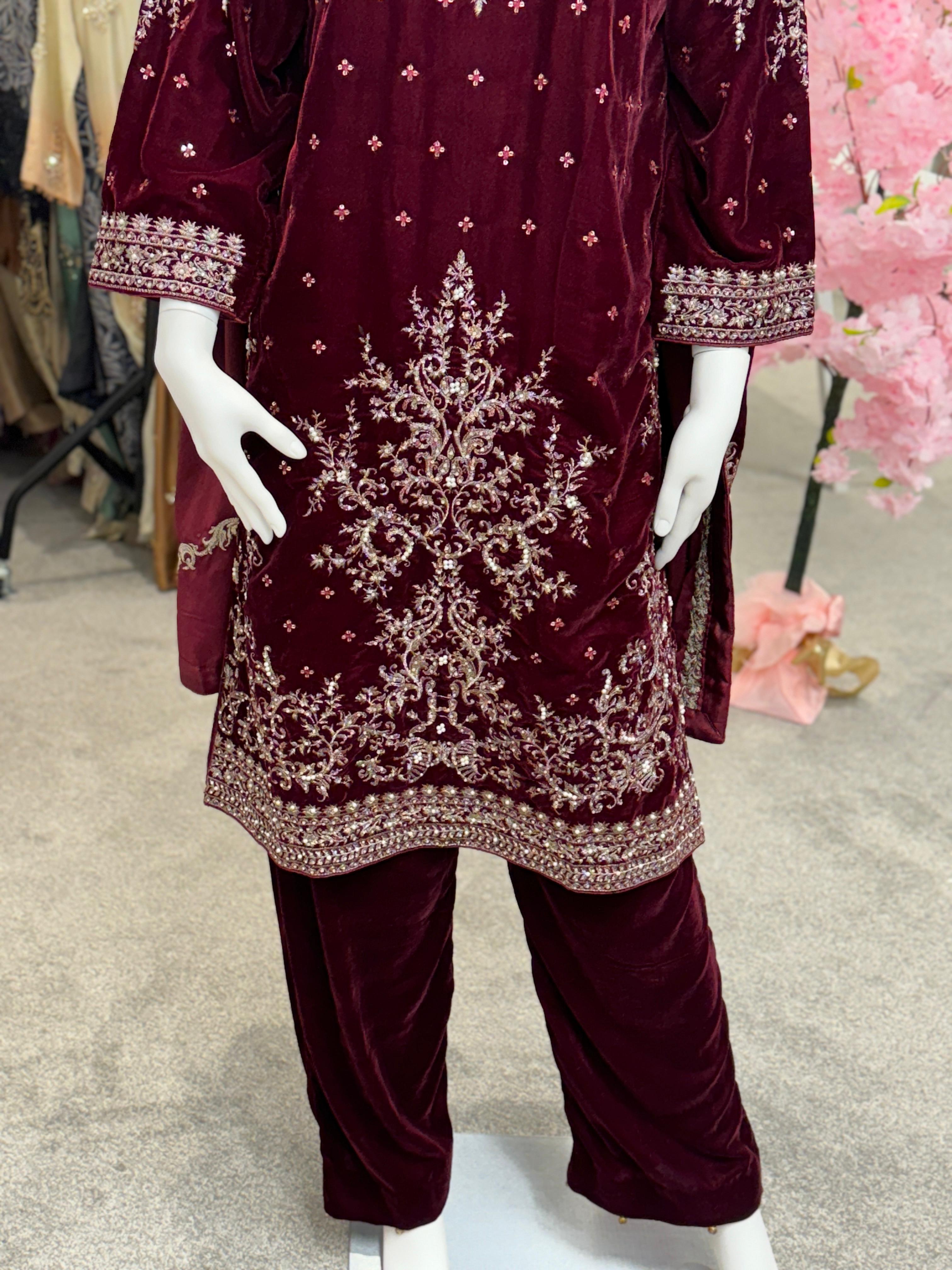 Velvet festive 4 piece outfit - 4 (pcs)