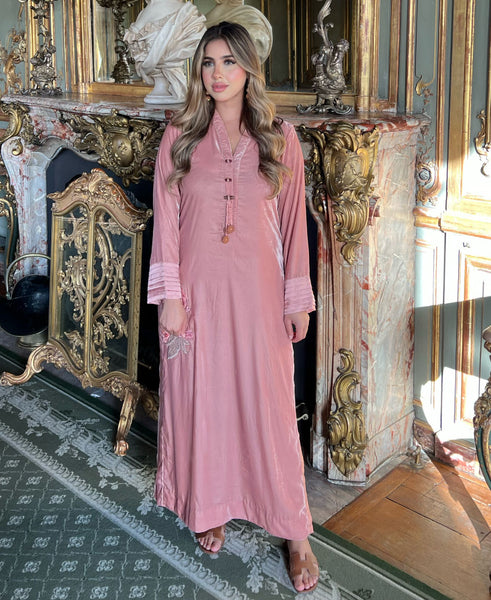 Peachy Pink - Velvet (2 pcs) | Chich Velvet dress | Pakistani dresses pearlsandpetalsuk Peachy Pink - Velvet (2 pcs) | Chich Velvet dress | Pakistani dresses pearlsandpetalsuk