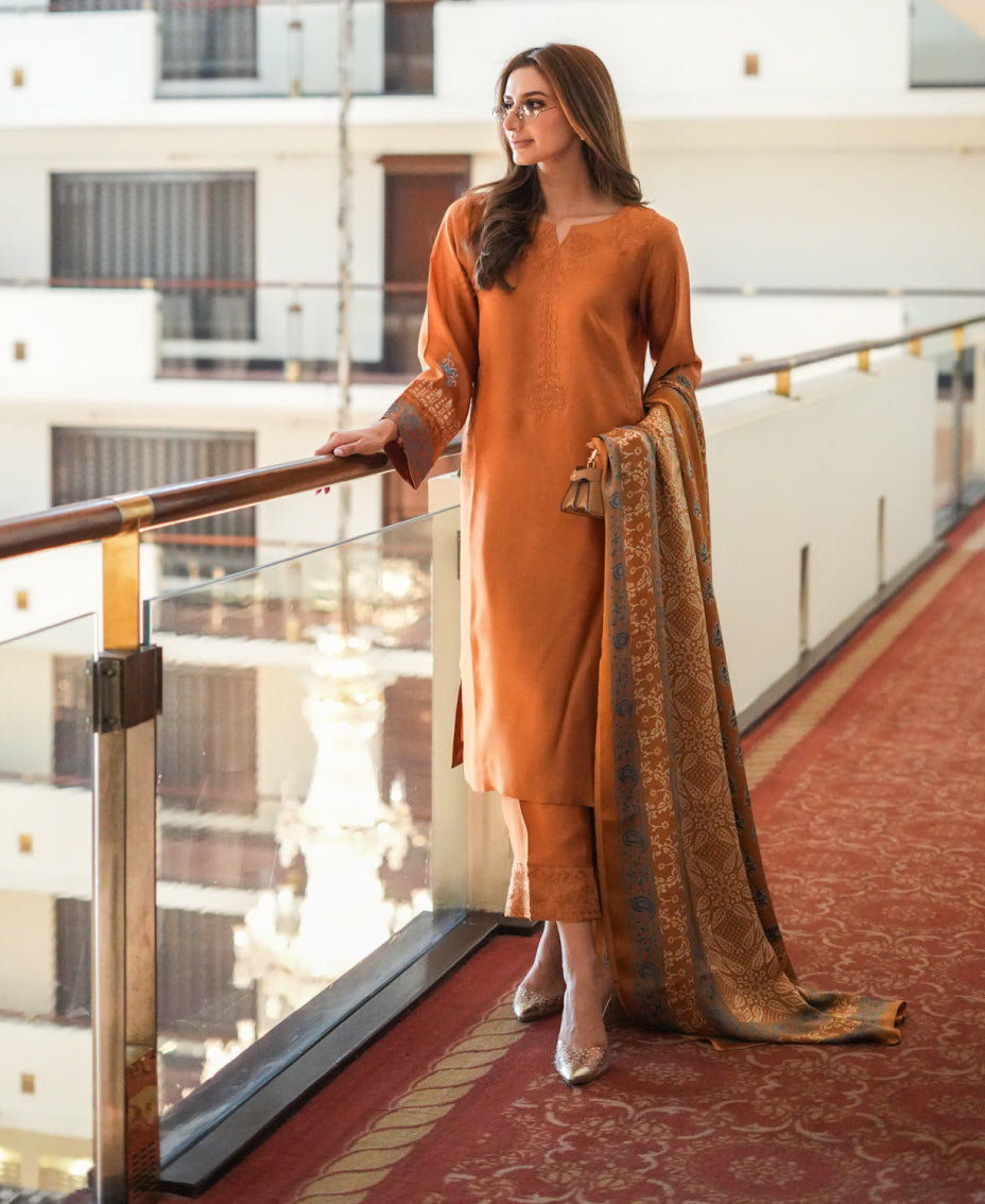 Pearls and Petals| Desi designer Dresses | Elegant desi wear |   pearlsandpetalsuk